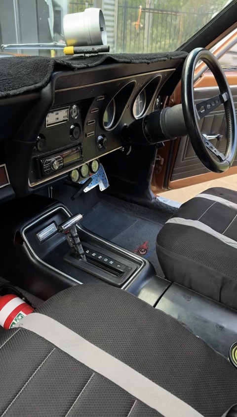 Ford XW GT cabin and dashboard