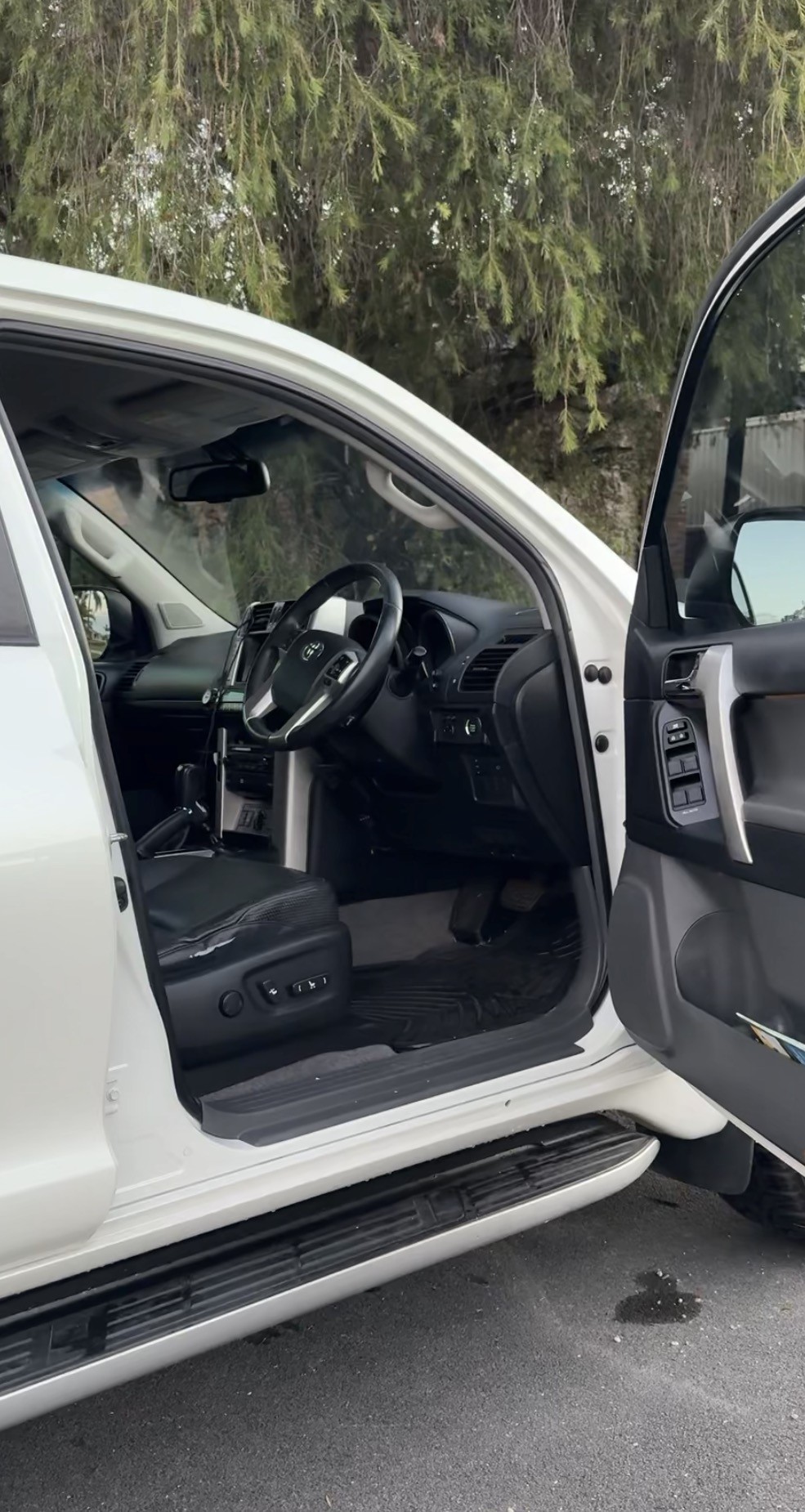 Family 4WD interior deep clean
